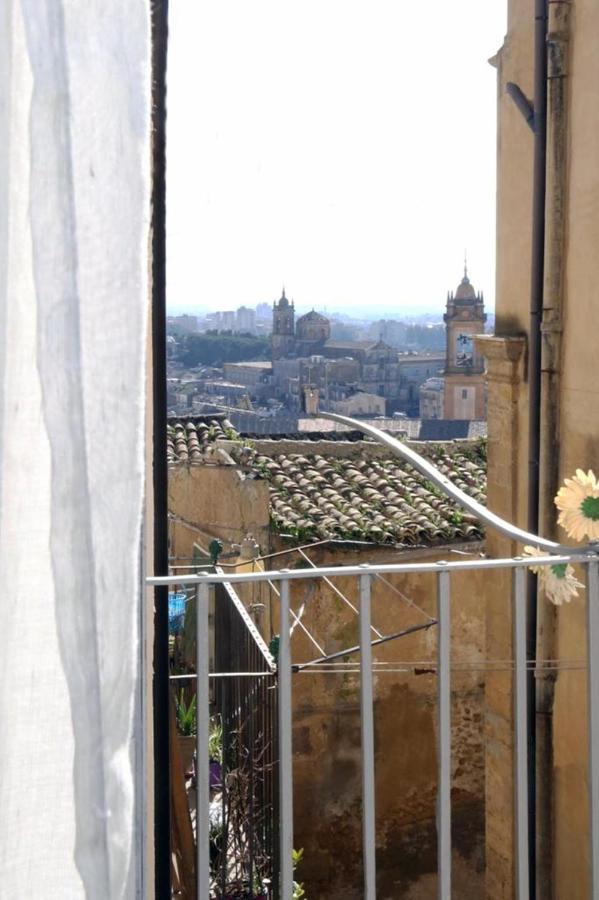 La Scalinata Home Apartment Caltagirone Luaran gambar