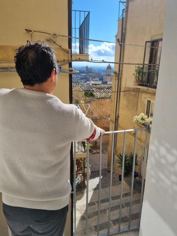 La Scalinata Home Apartment Caltagirone Luaran gambar